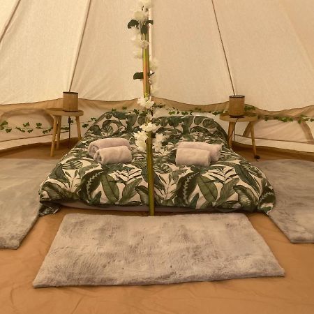 Готель Luxury Glamping At The Riverside Скегнесс Екстер'єр фото