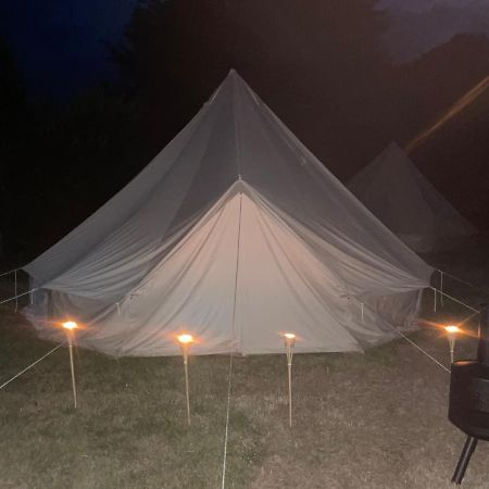 Готель Luxury Glamping At The Riverside Скегнесс Екстер'єр фото