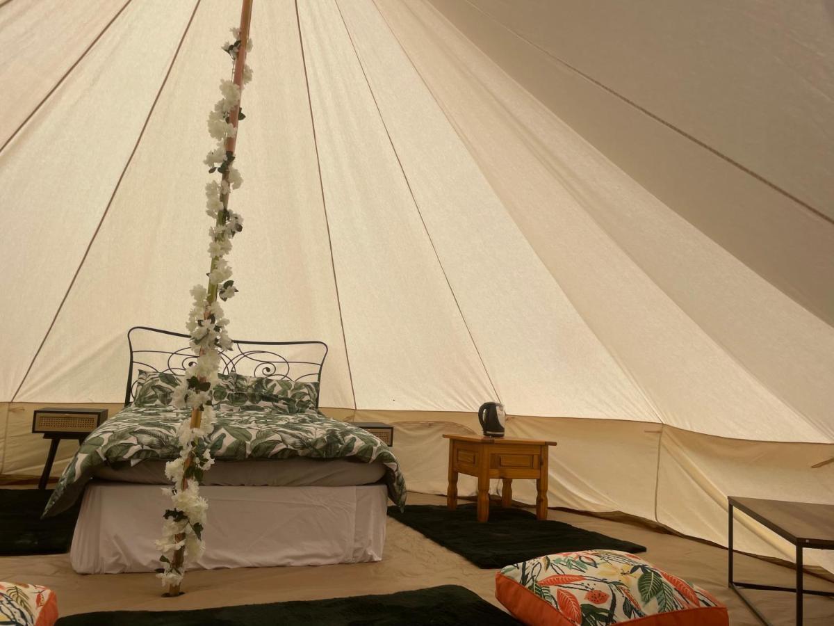 Готель Luxury Glamping At The Riverside Скегнесс Екстер'єр фото
