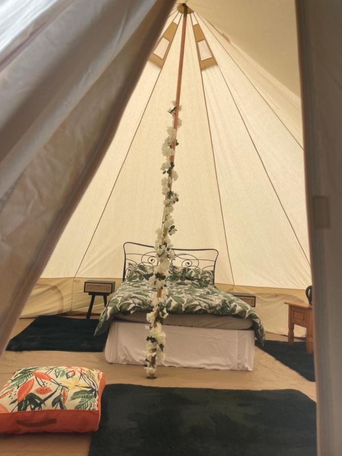 Готель Luxury Glamping At The Riverside Скегнесс Екстер'єр фото