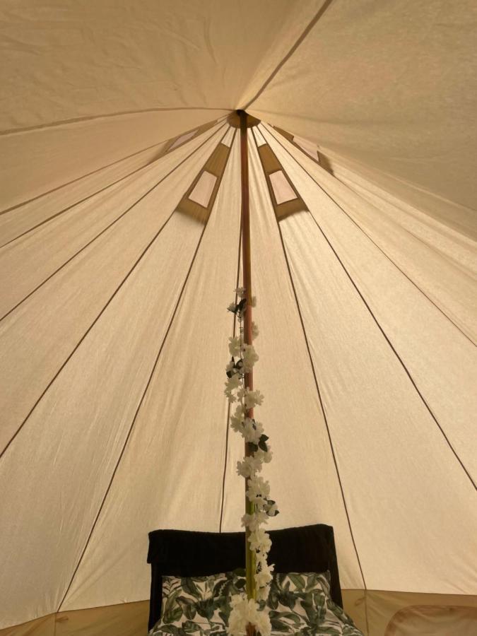 Готель Luxury Glamping At The Riverside Скегнесс Екстер'єр фото