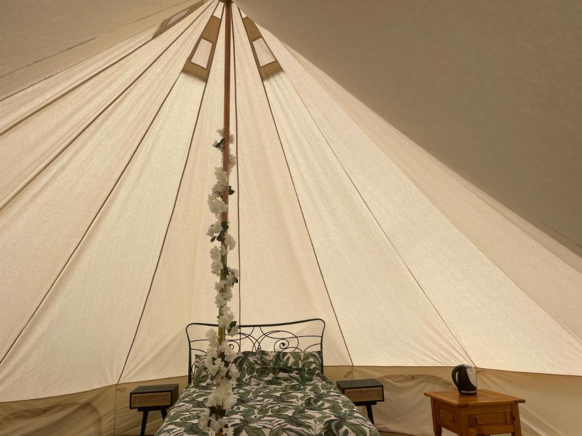 Готель Luxury Glamping At The Riverside Скегнесс Екстер'єр фото